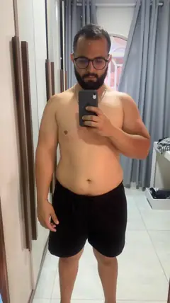 Aluno antes do programa de hipertrofia com personal trainer em Brasília